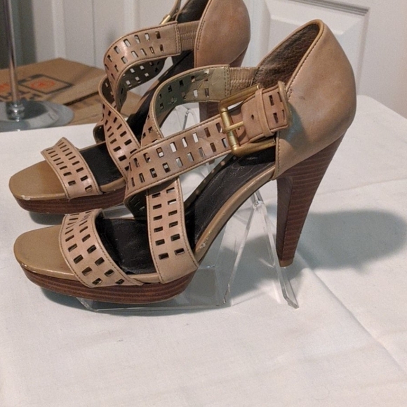 Jessica Simpson heels / pumps - Picture 4 of 8
